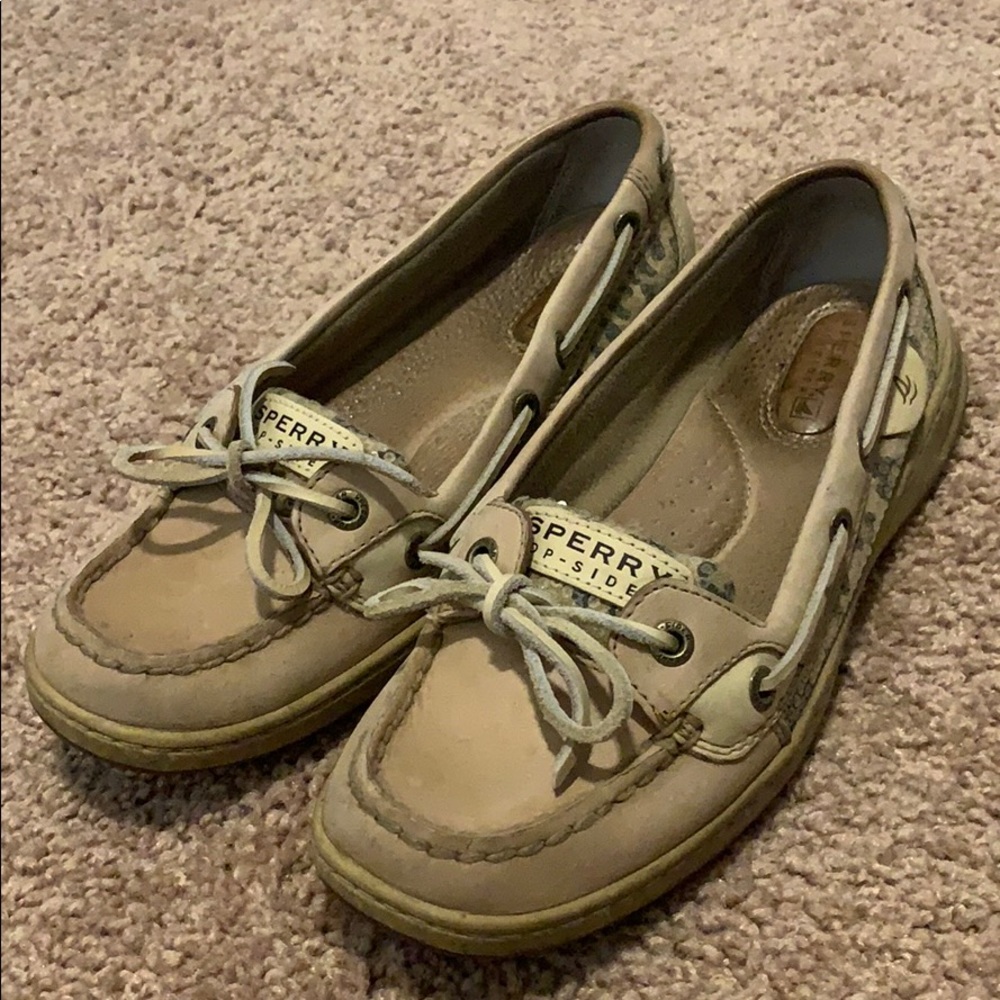 Women’s boat shoes